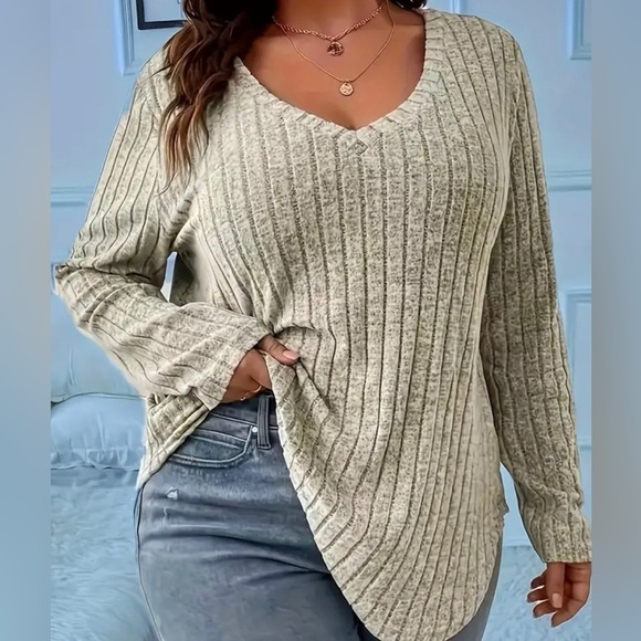 Women's V-Neck Ribbed Short Sleeve Top - Gray - Picture 2 of 4